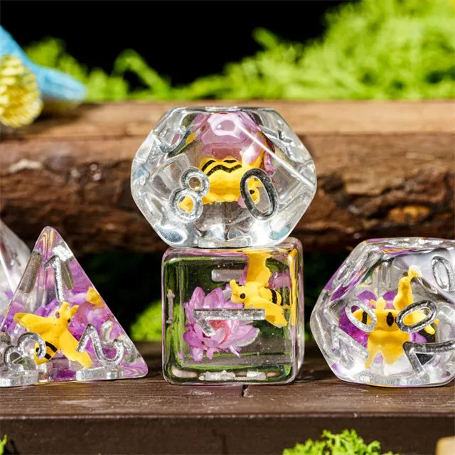 Dnd dice bee detail D6, D8, D90, D4